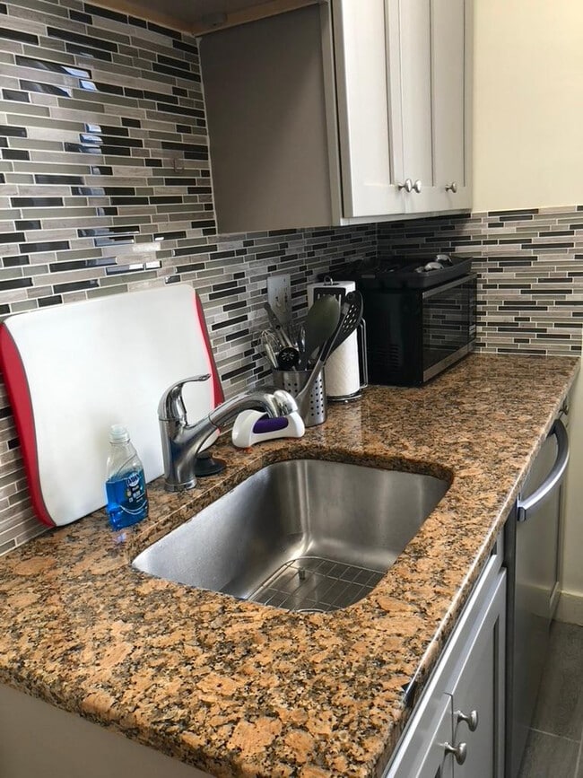 Foto del edificio - 1776 Commonwealth Ave