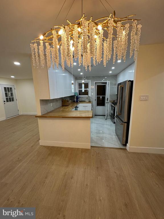 Foto del edificio - 8540 Castor Ave