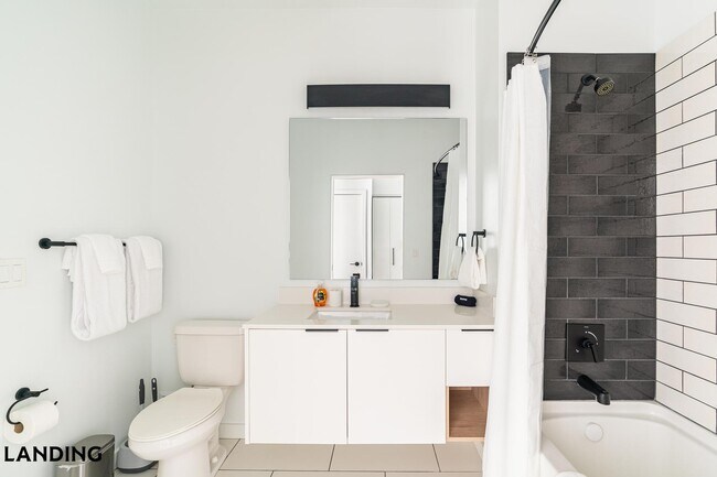 Foto del edificio - 221 E Oak St