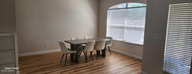 Foto del edificio - 6716 Duckhorn Ct