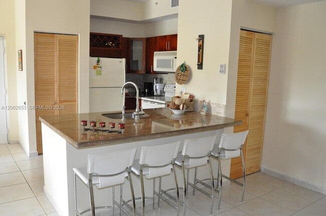 Foto del edificio - 7330 NW 114th Ave