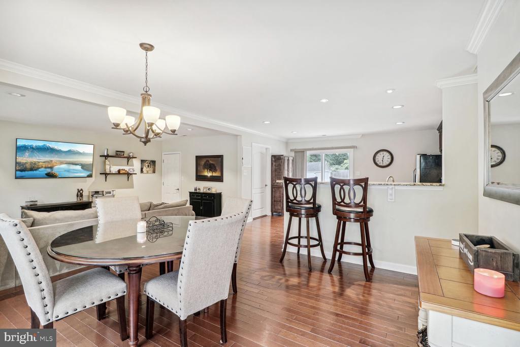 Foto principal - 61 Claiborne Rd