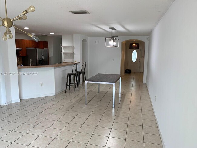 Foto del edificio - 4805 SW 163rd Pl