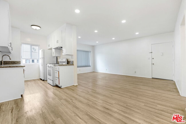 Foto del edificio - 1426 Cochran Ave