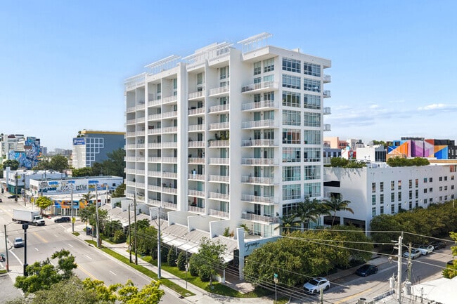 Building Photo - Cynergi Lofts at Wynwood