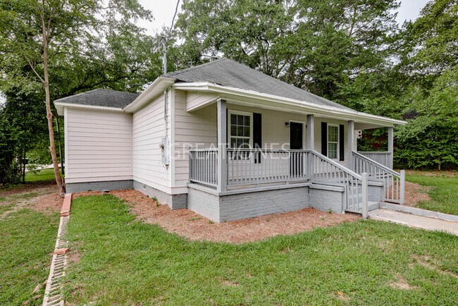 Building Photo - REDUCED!