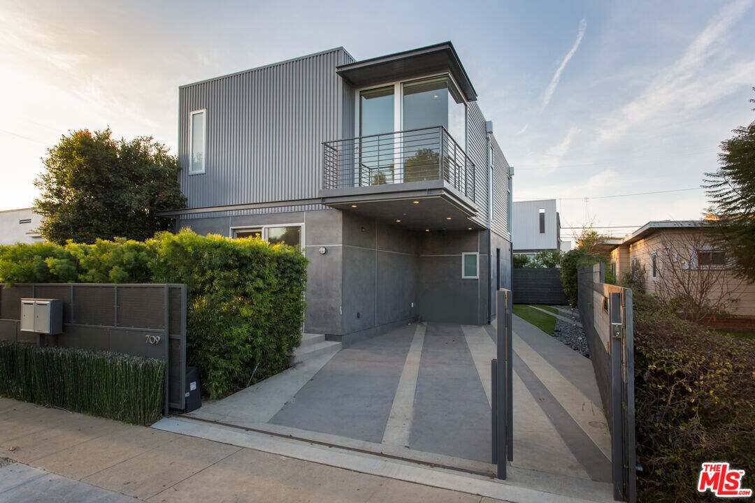 Foto principal - 709 Flower Ave