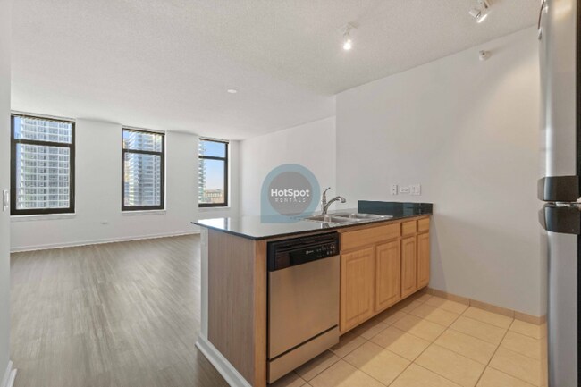 Foto del edificio - 331 N Desplaines St