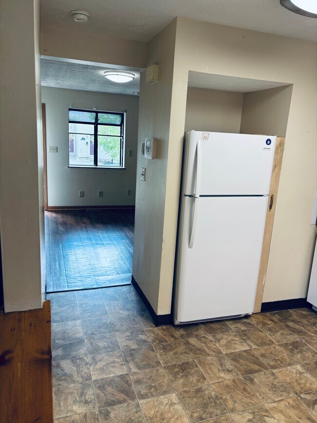 Foto del edificio - 102 McMillen Ave