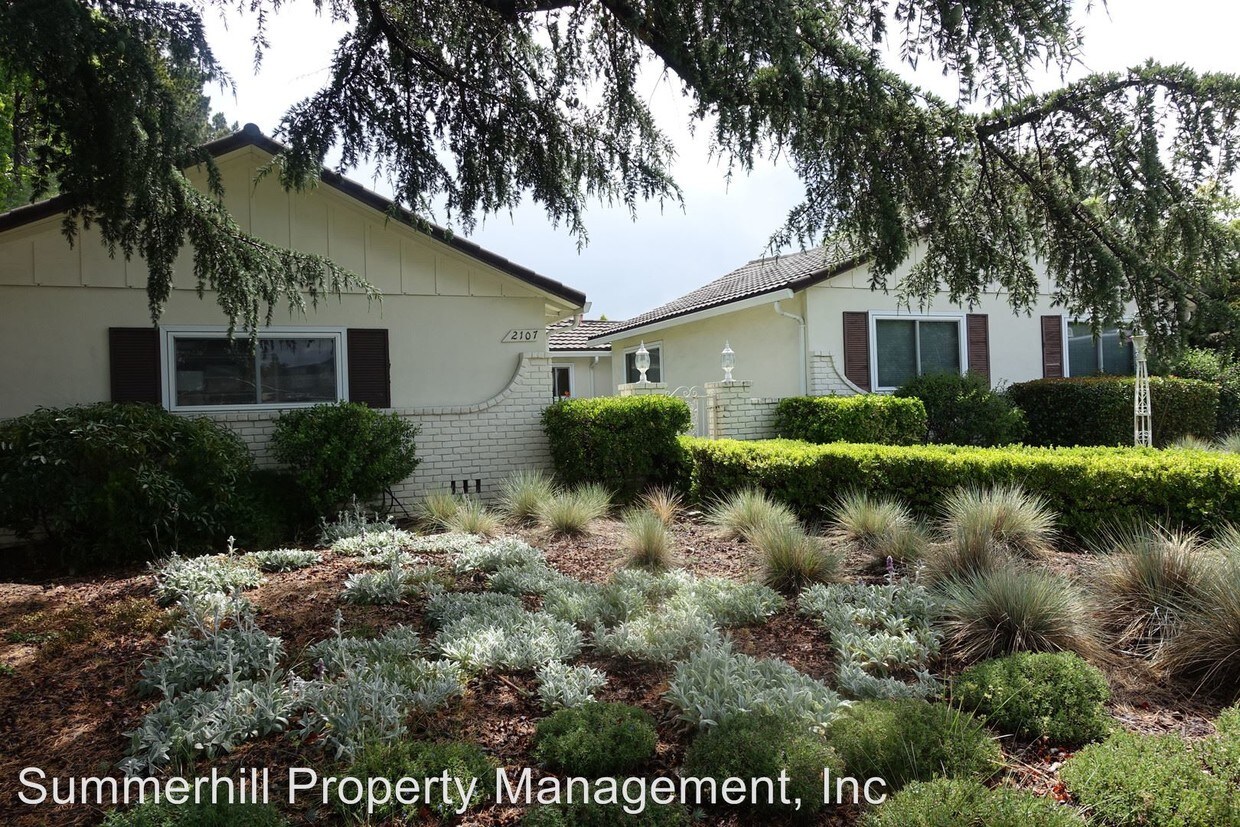 Foto principal - 2107 Fallen Leaf Ln