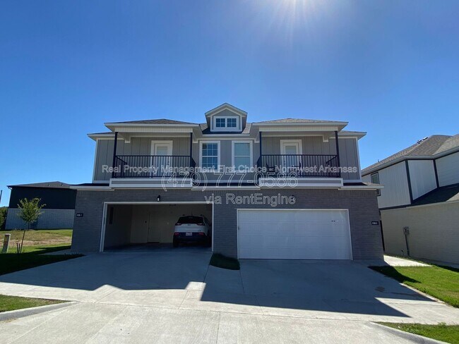 Interior Photo - Towne West