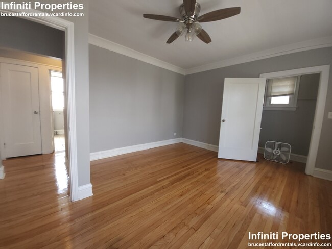 Building Photo - 625 E 80th St