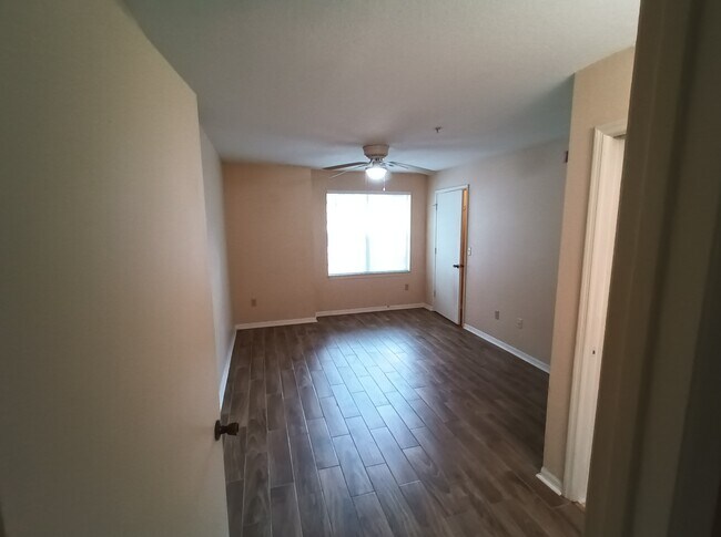 Foto del edificio - 7330 Westpointe Blvd