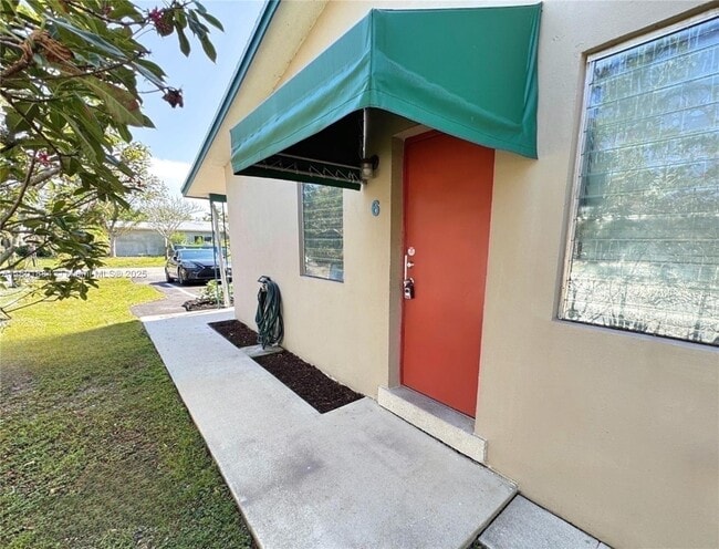 Building Photo - 403 NW 25th St