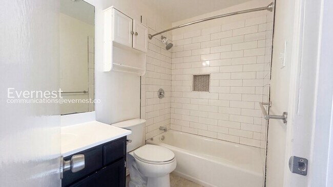 Foto del edificio - 900 Taulbee Ln