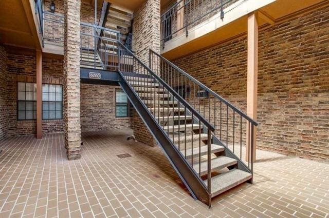 Foto del edificio - 6000 Auburndale Ave