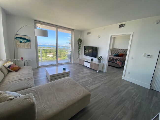 Foto del edificio - 4250 Biscayne Blvd