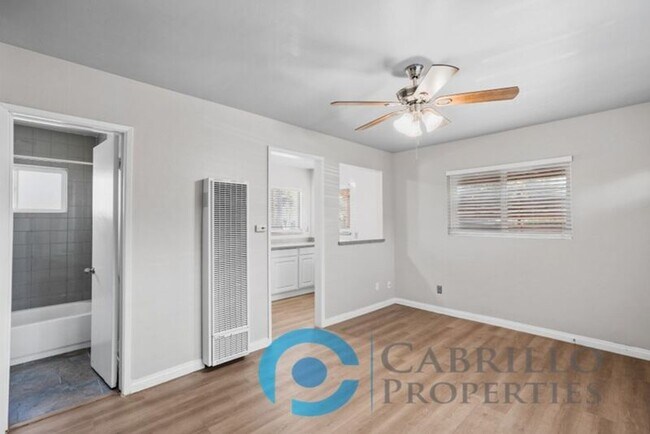 Foto del edificio - 2110 Bacon St