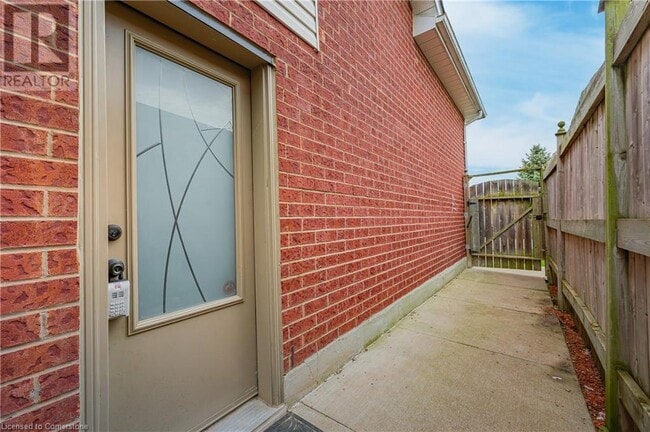 Building Photo - 57 Oak Hill Dr