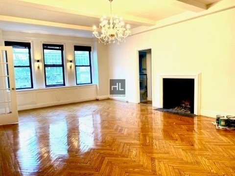 Primary Photo - MADISON AVENUE