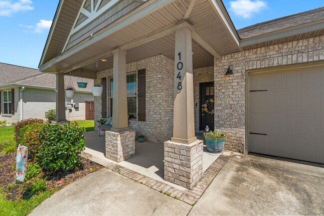 Building Photo - 1048 Pheasant Cir