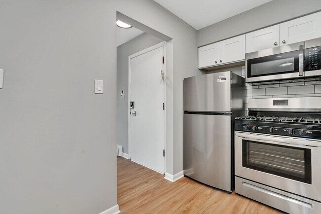 Foto del interior - 909-913 Plainfield Rd Apartments