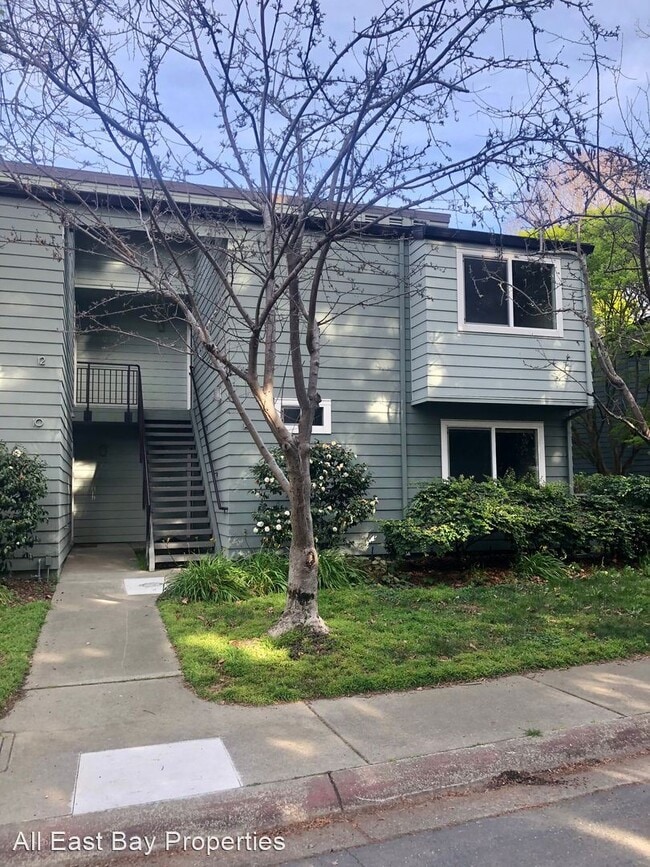 Building Photo - 2 br, 1 bath House - 16 Emery Bay Dr.