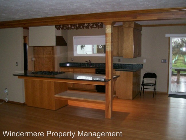 Building Photo - 3 br, 2 bath House - 3388 Stateline Rd