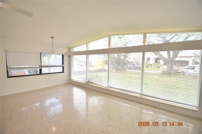 Foto del edificio - 528 Suwanee Cir