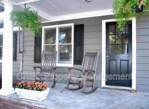 Building Photo - 2211 Ramsay St