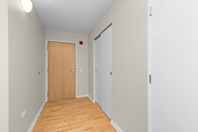 Foto del edificio - 9715 Woods Dr