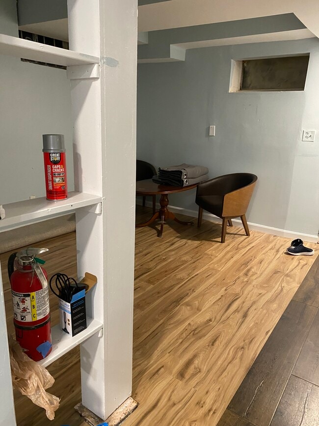 Unfurnished room - 3107 S Fox St