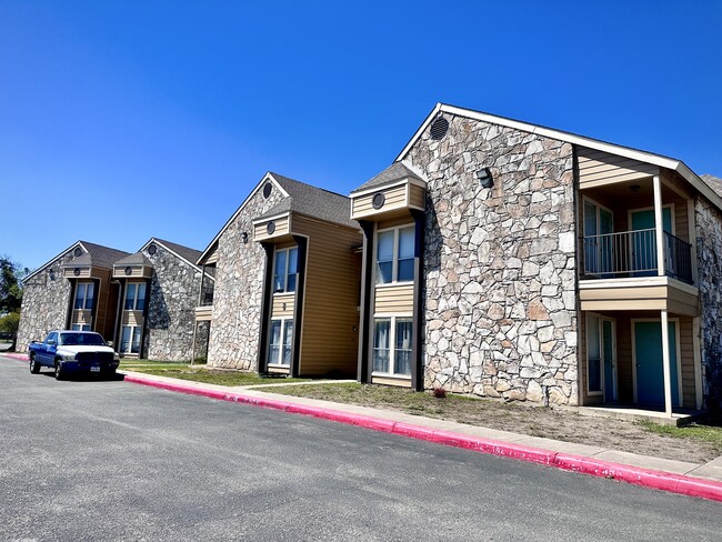 Building Photo - Bear Spring