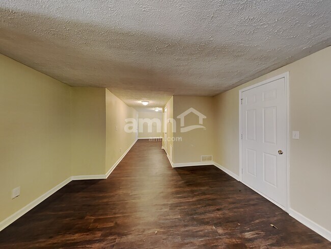Building Photo - 307 Crosswalk Drive