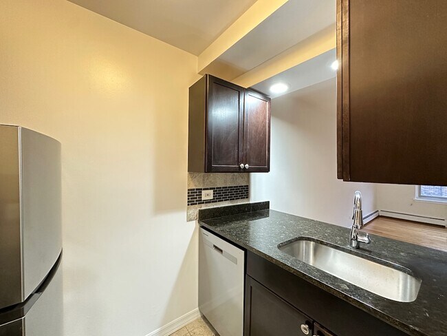 Foto del edificio - 6830 N Sheridan Rd