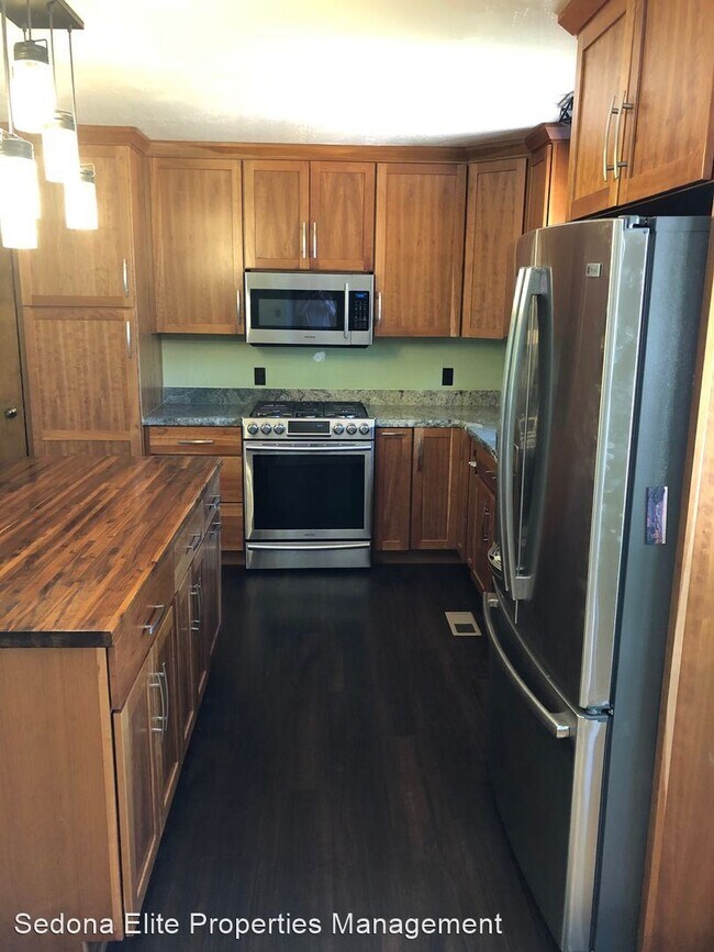 Building Photo - 2 br, 2 bath House - 245 Oak Creek Blvd.