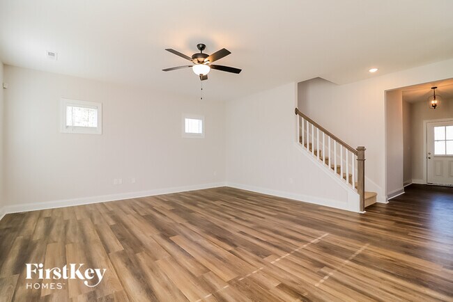 Foto del edificio - 265 Creek Crossing Dr