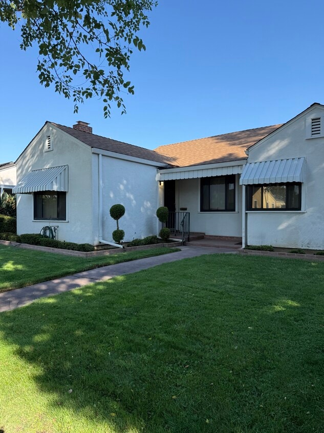 Primary Photo - 25 W Monterey Ave
