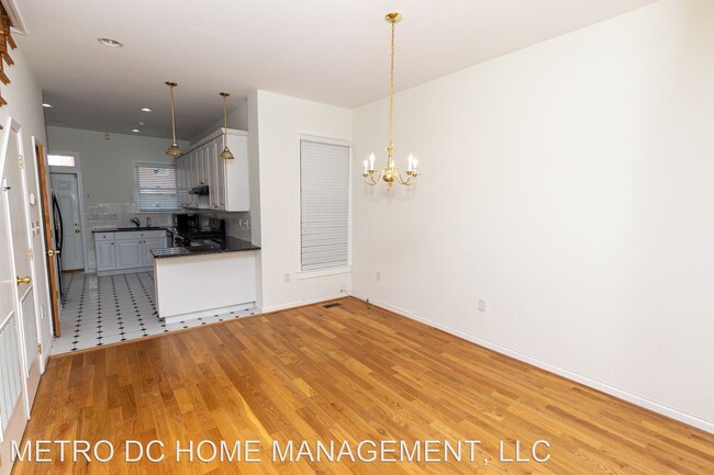 Building Photo - 3 br, 2.5 bath House - 1366 EMERALD ST NE