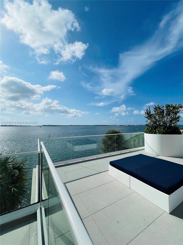 Foto principal - 770 Claughton Island Dr