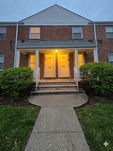 Building Photo - 112 Darwin Ave