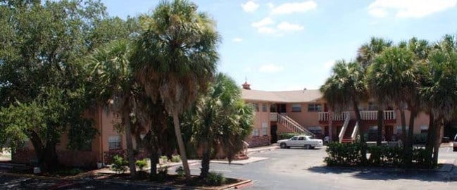Building Photo - Midtown Villas