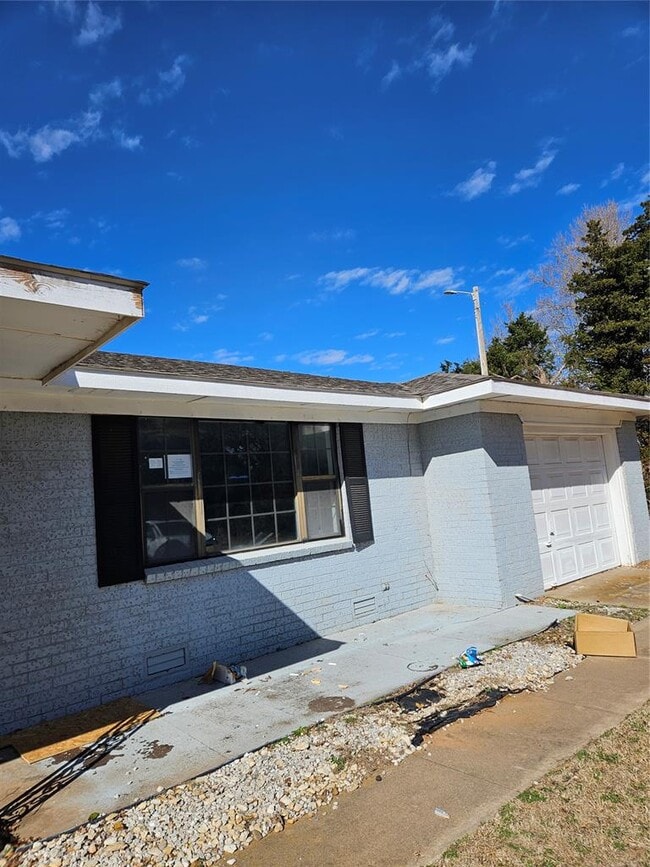 Building Photo - 33096 Squaretop Rd