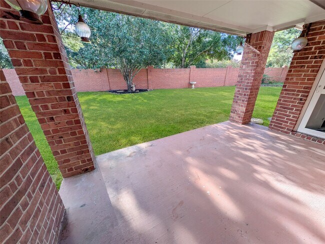 Building Photo - 26403 Abbey Springs Ln