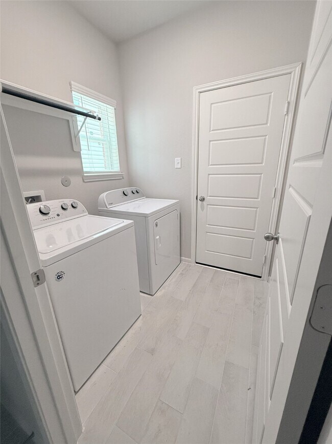 Foto del edificio - 24718 Thornbluff Briar Trl