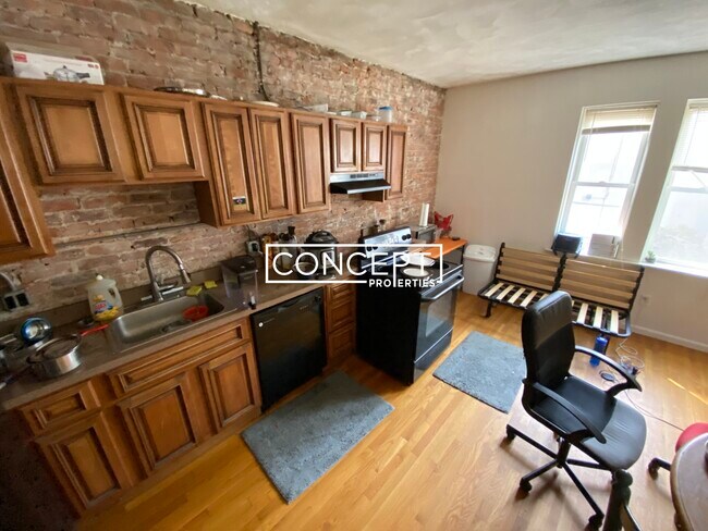 Foto del edificio - 63 S Huntington Ave