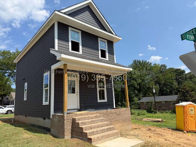 Building Photo - 1203 Fern St