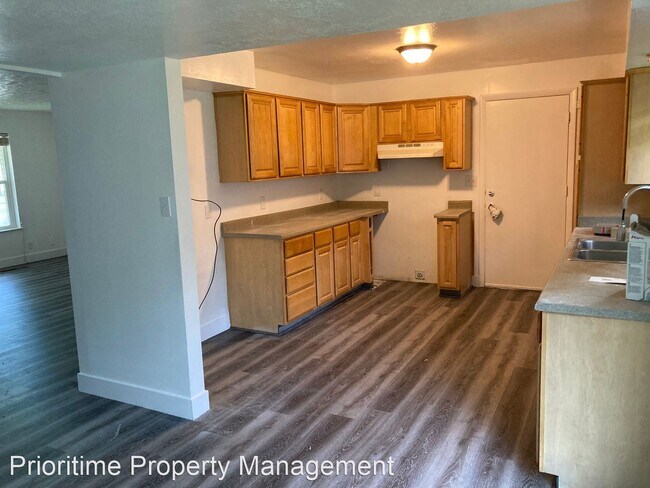 Building Photo - 6 br, 3.5 bath House - 2552 W Tamra Dr