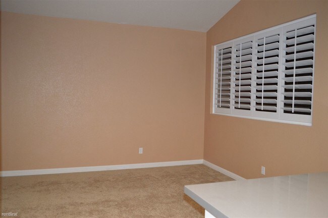 Building Photo - 112 Gallery Way