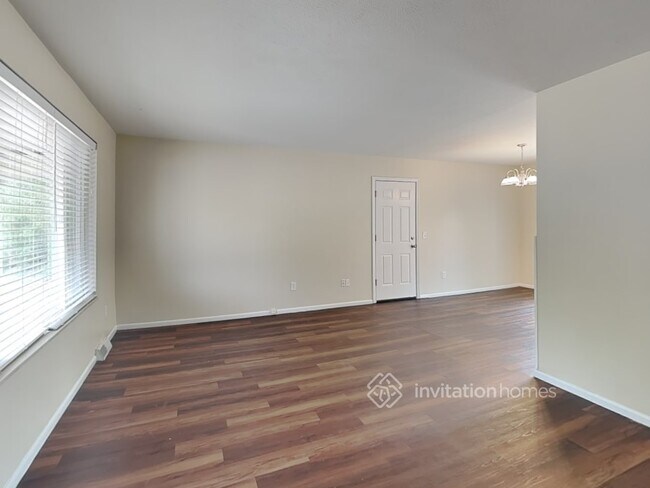 Building Photo - 8770 Lamar Dr